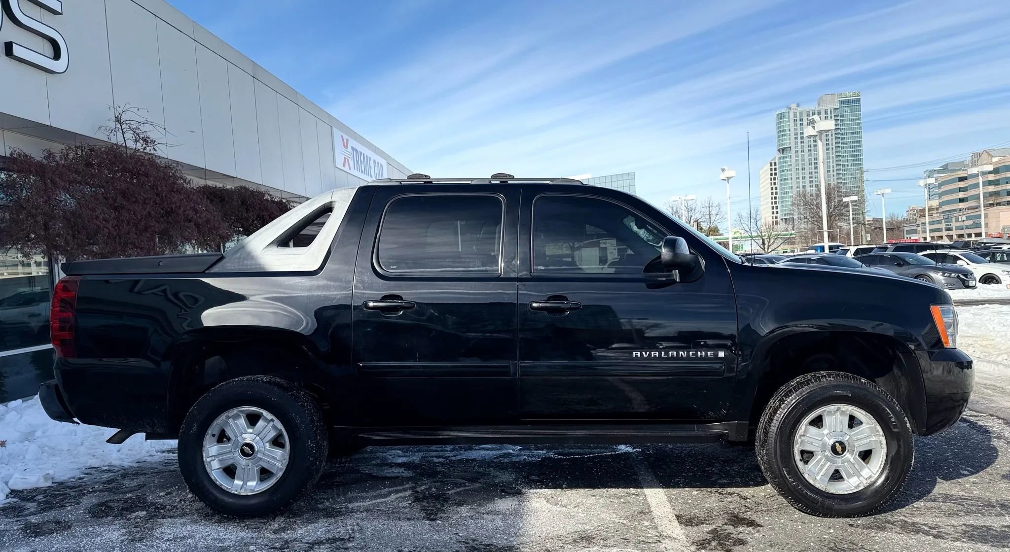 Used 2007 Chevrolet Avalanche LT w/ LT Preferred Equipment Group image 7