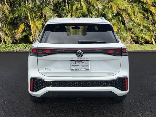 Used 2025 Volkswagen Tiguan SEL R-Line AWD/4WD image 6