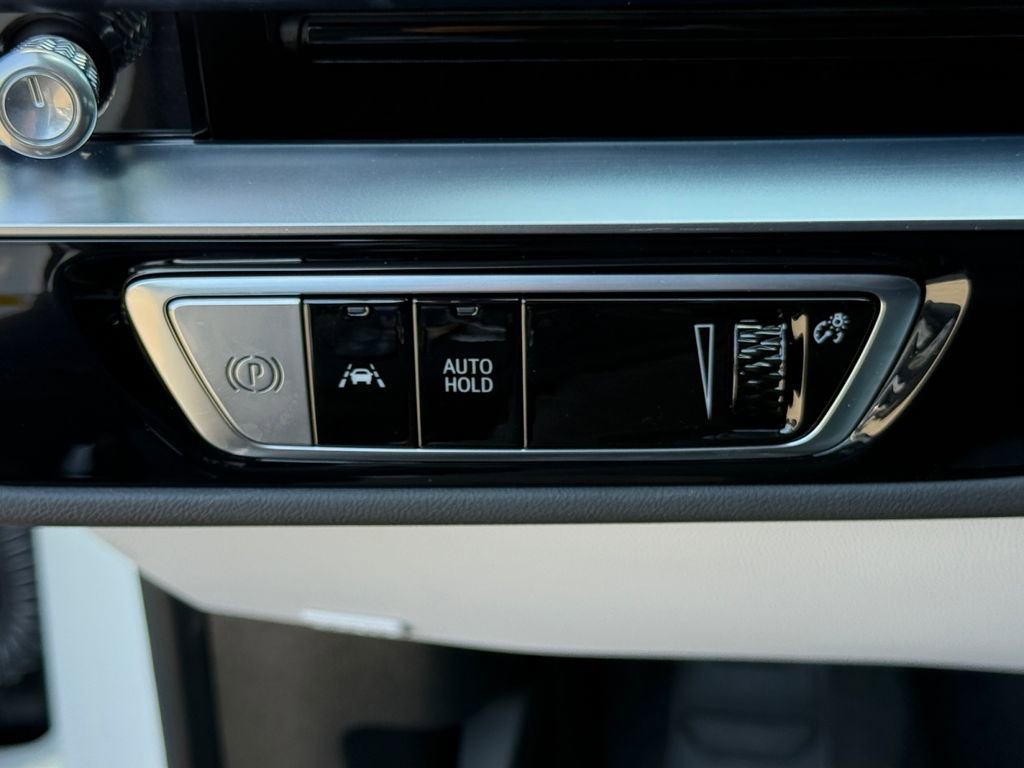 Used 2025 Cadillac Lyriq Sport AWD/4WD image 22