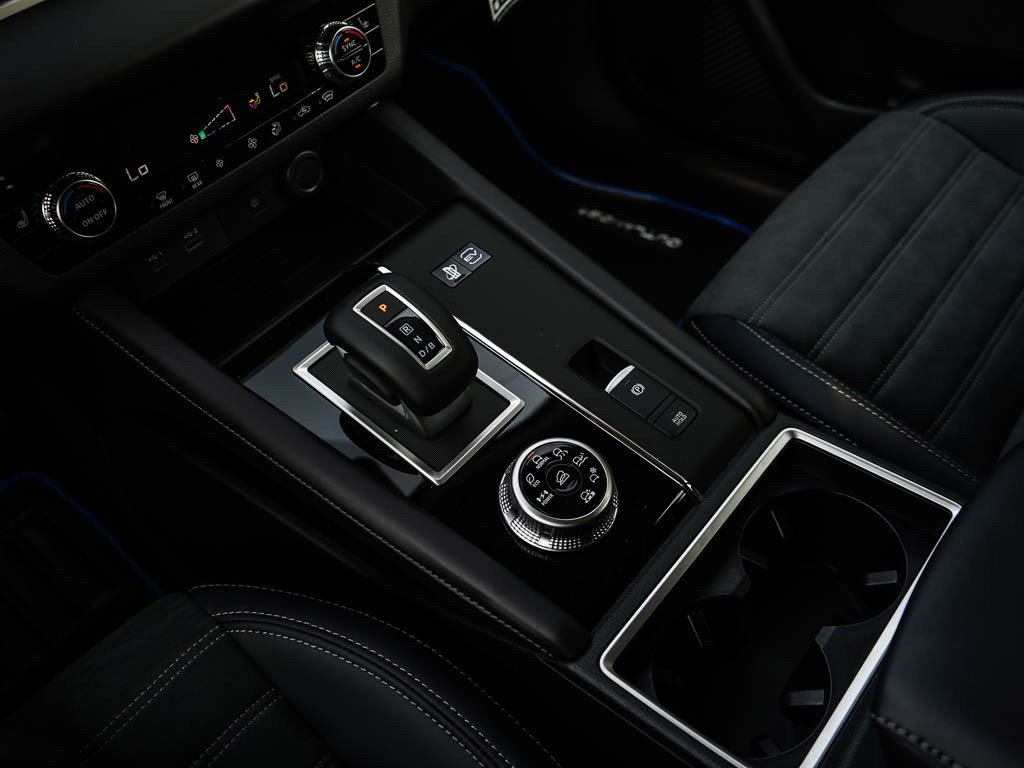 New 2025 Mitsubishi Outlander SE image 27