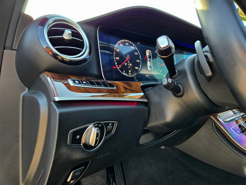 Used 2020 Mercedes-Benz E 450 4MATIC Sedan w/ Driver Assistance Package image 27