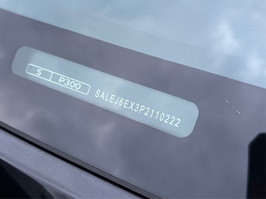 Used 2023 Land Rover Defender 90 S image 11