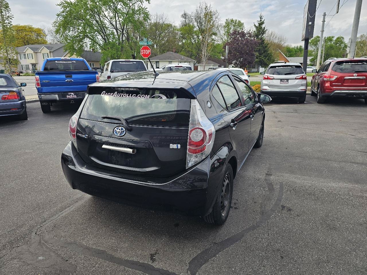 Used 2014 Toyota Prius C One FWD image 11