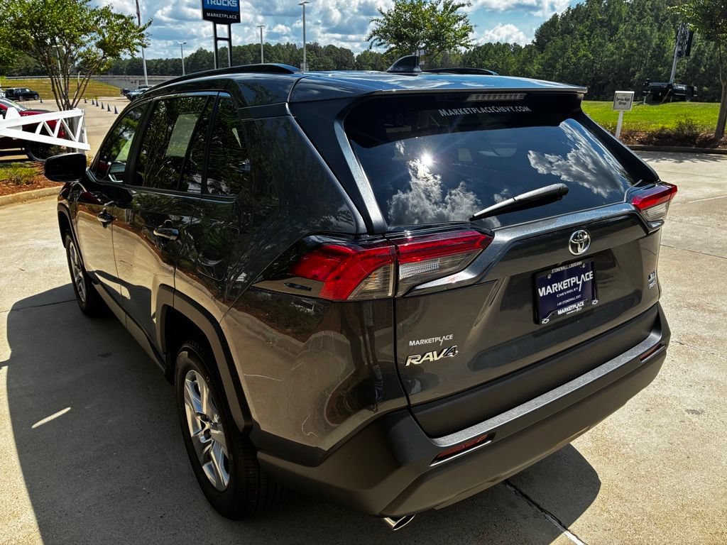 Used 2025 Toyota RAV4 XLE AWD/4WD image 12