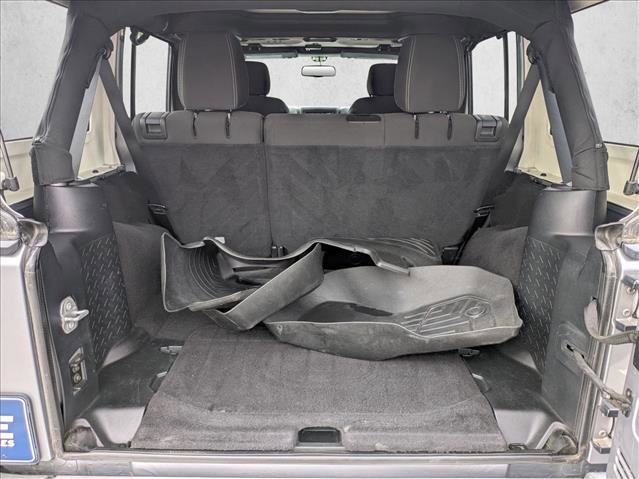 Used 2016 Jeep Wrangler Unlimited Sahara image 6