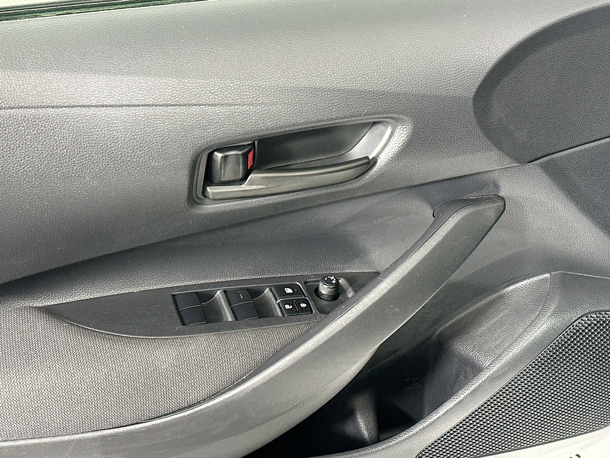 Used 2025 Toyota Corolla LE image 15