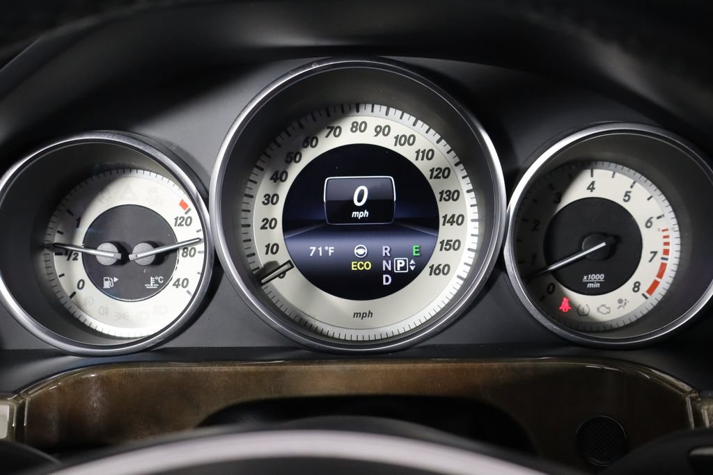 Used 2014 Mercedes-Benz E 550 4MATIC Sedan image 11