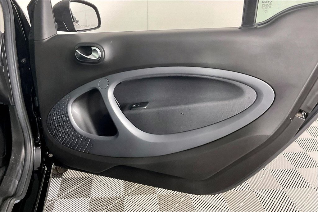 Used 2019 smart fortwo electric drive w/ Sport Package RWD image 14