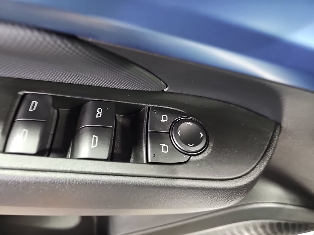 Used 2025 Chevrolet Equinox EV LT w/ LPO, All-Weather Mat Package FWD image 29