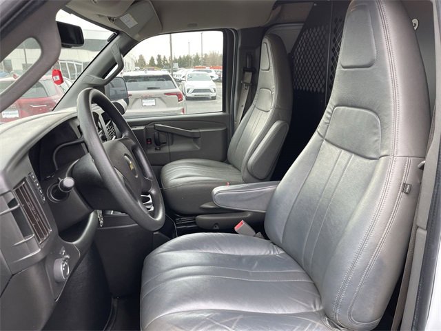 Used 2018 Chevrolet Express 3500 image 7