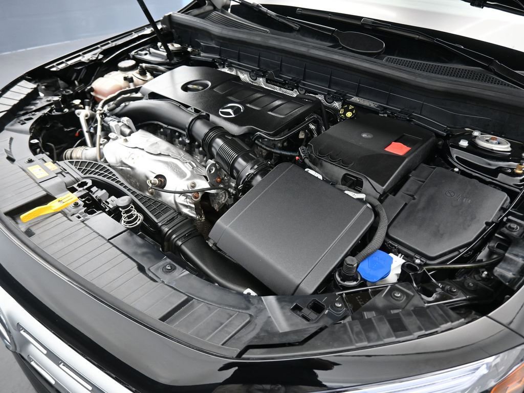 Used 2021 Mercedes-Benz GLB 250 4MATIC w/ Premium Package image 53