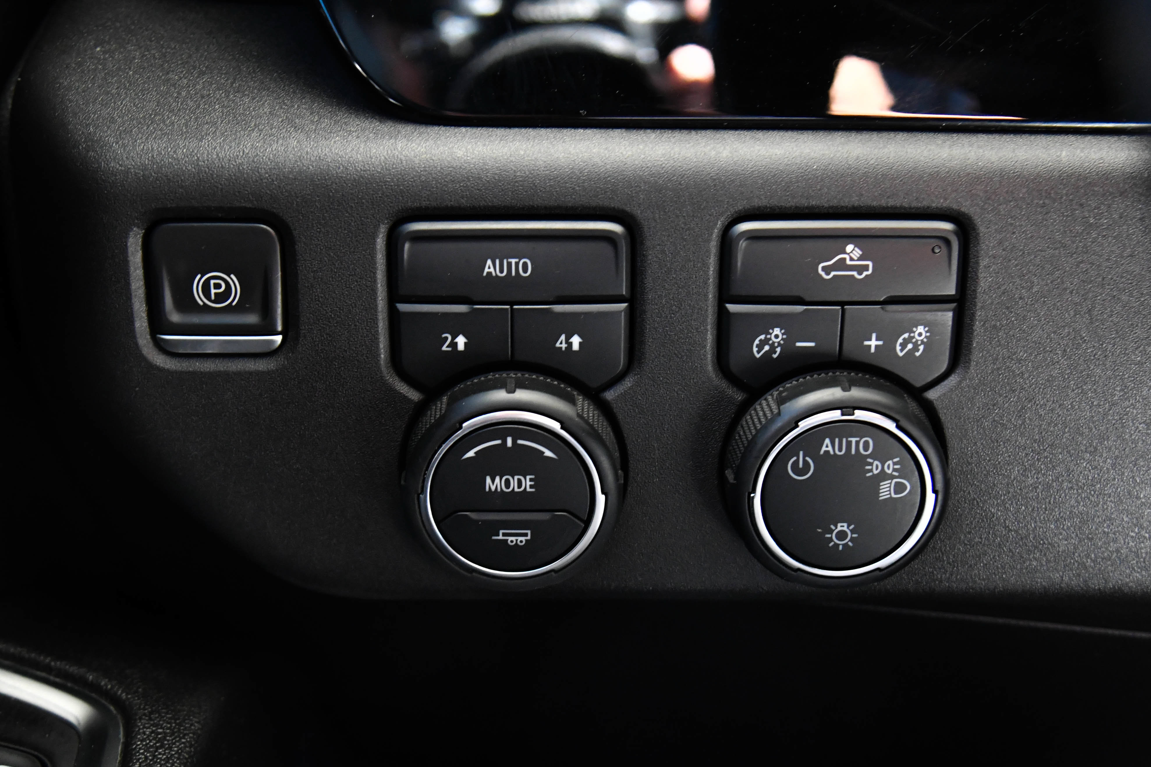 Used 2022 Chevrolet Silverado 1500 LT AWD/4WD image 32