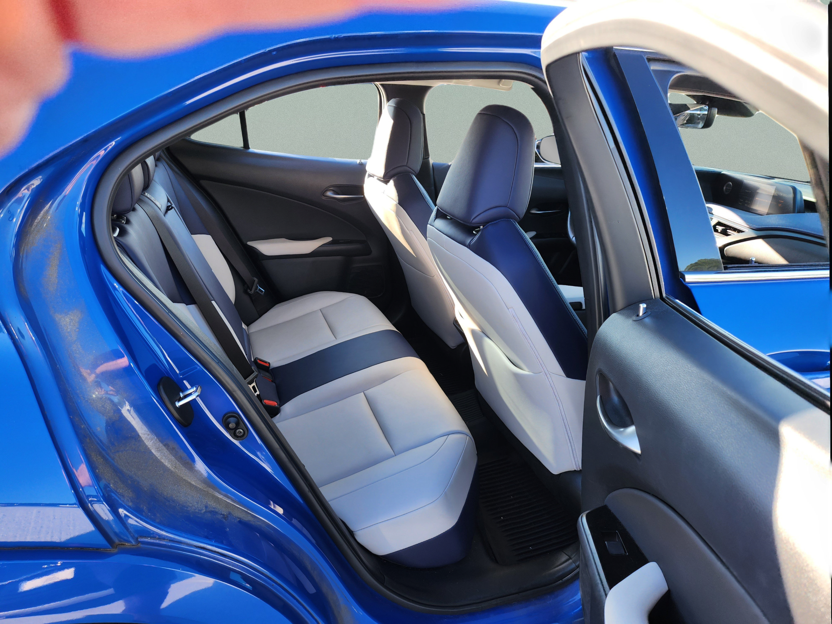 Certified 2022 Lexus UX 200 w/ Premium Package FWD image 21