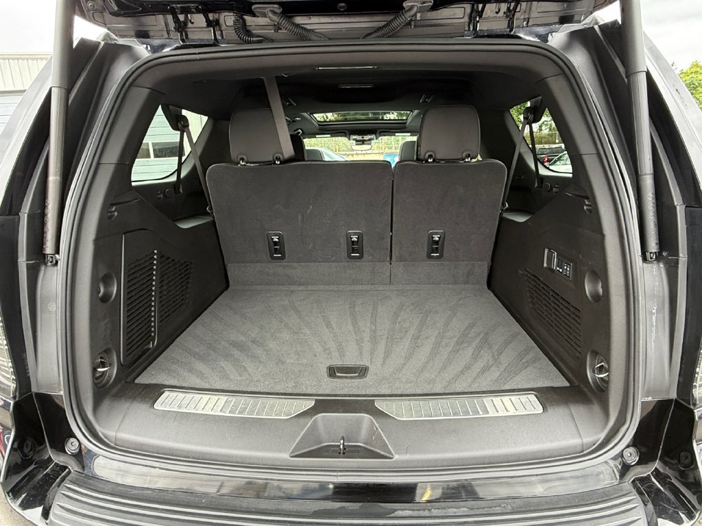 Used 2025 Chevrolet Suburban RST w/ Advanced Technology Package AWD/4WD image 26