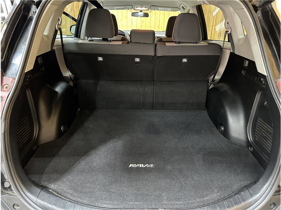 Used 2013 Toyota RAV4 LE image 23
