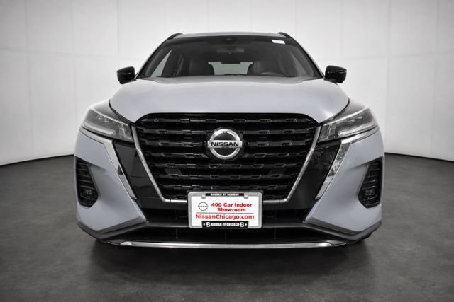 Used 2021 Nissan Kicks SR w/ SR Premium Package FWD image 2