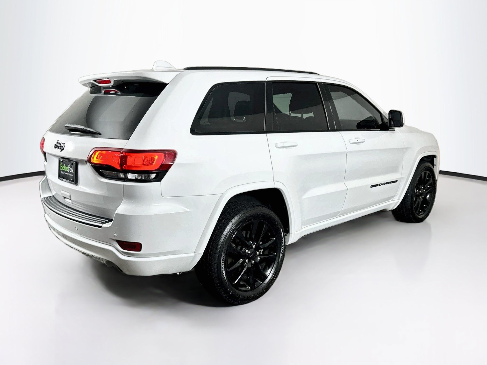 Used 2019 Jeep Grand Cherokee Altitude RWD image 9