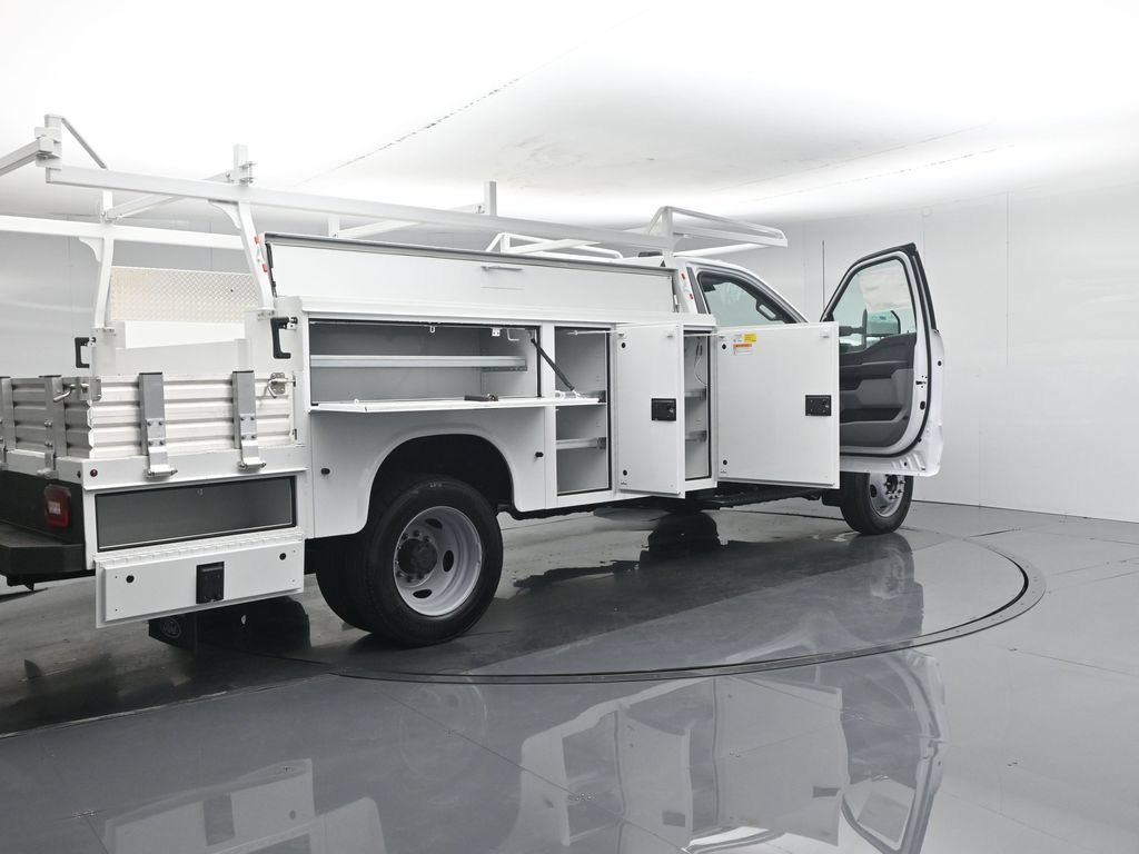 New 2026 Ford F550 2WD Regular Cab Super Duty image 35