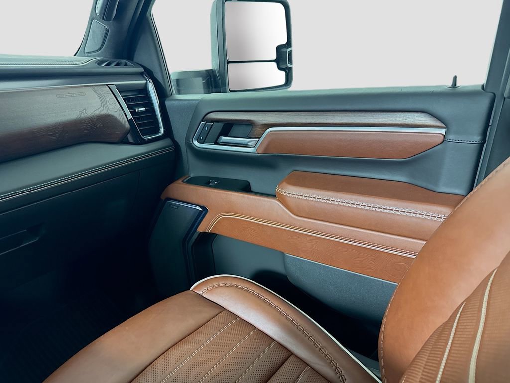 Used 2024 GMC Sierra 3500 Denali Ultimate image 25