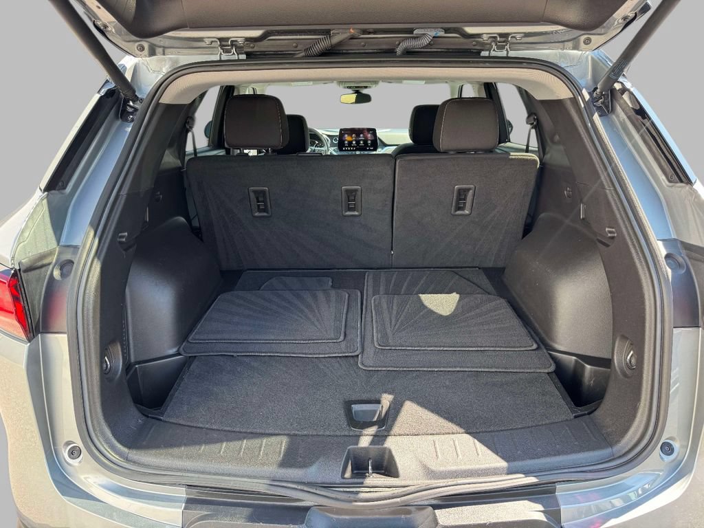 Used 2024 Chevrolet Blazer LT w/ Convenience Package FWD image 18