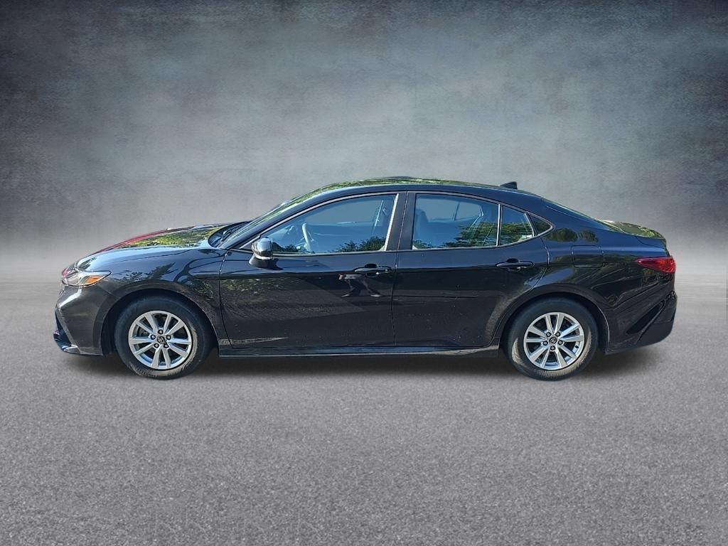 Used 2025 Toyota Camry LE FWD image 4