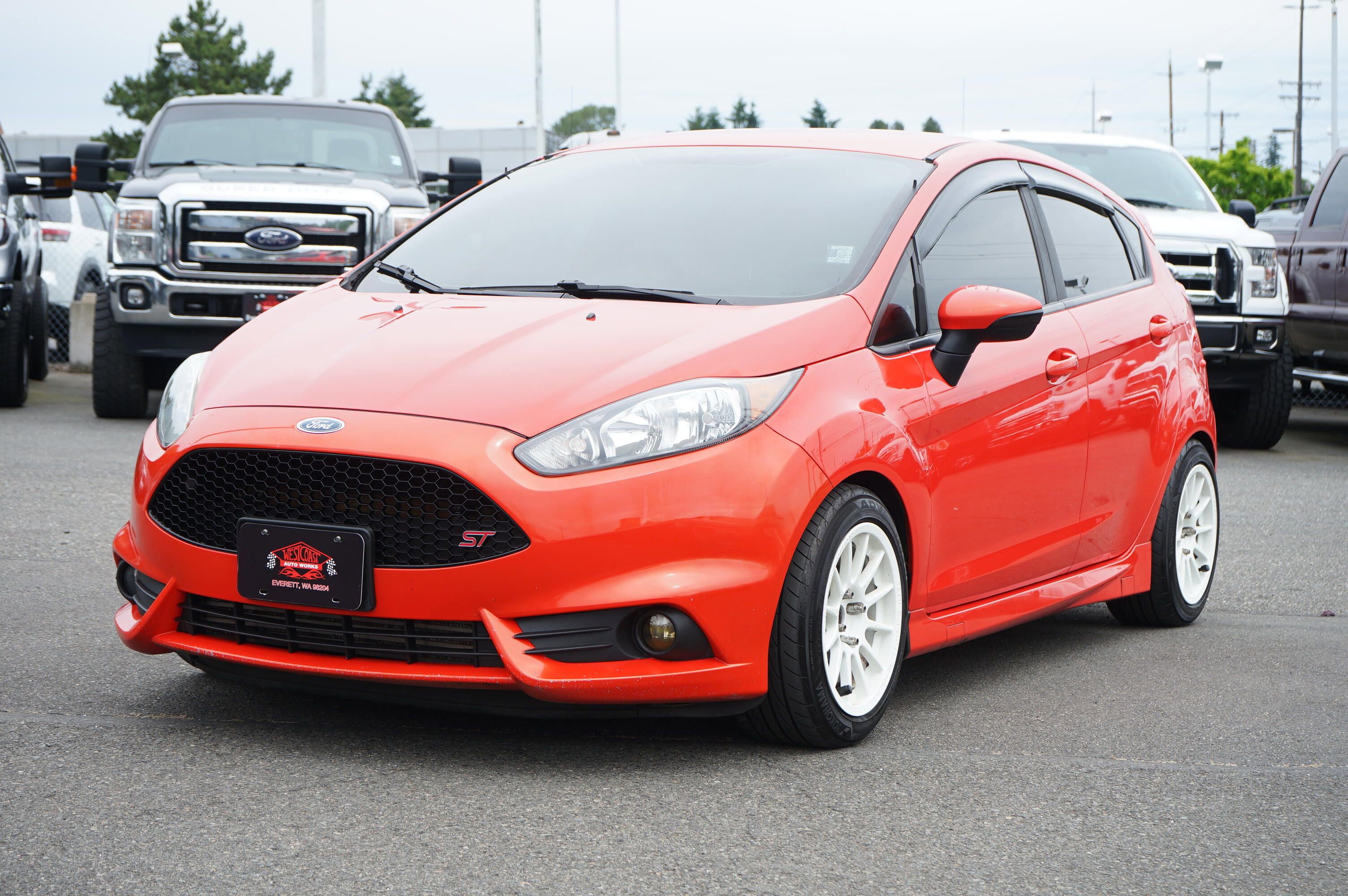 Used 2016 Ford Fiesta ST FWD image 1