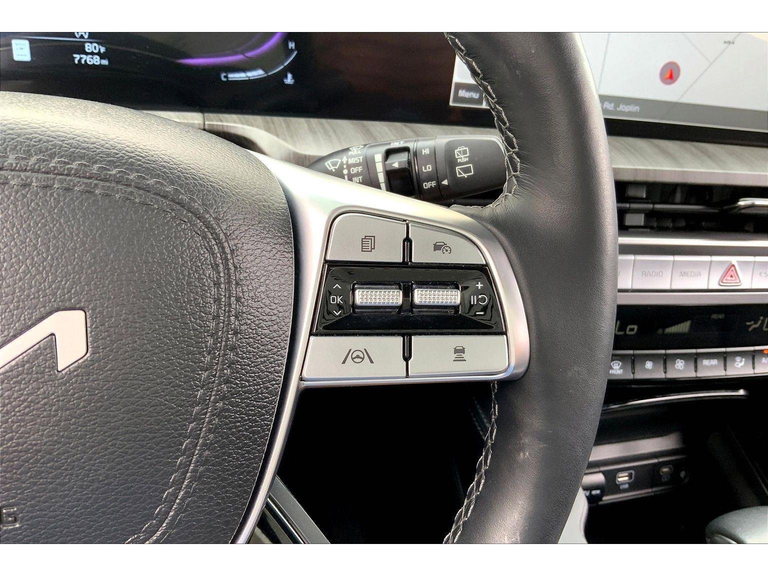 Used 2025 Kia Telluride EX image 17