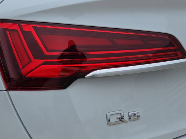 Used 2023 Audi Q5 2.0T Premium w/ Convenience Package image 38