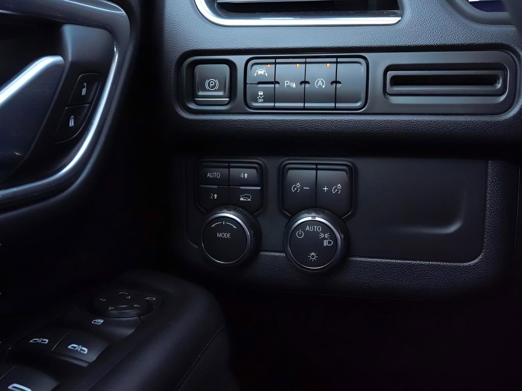 Used 2024 Chevrolet Tahoe LT image 17