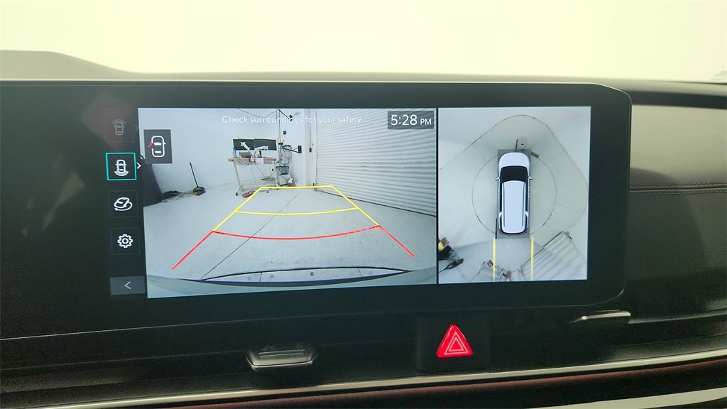 Used 2025 Kia Carnival SX Prestige image 24