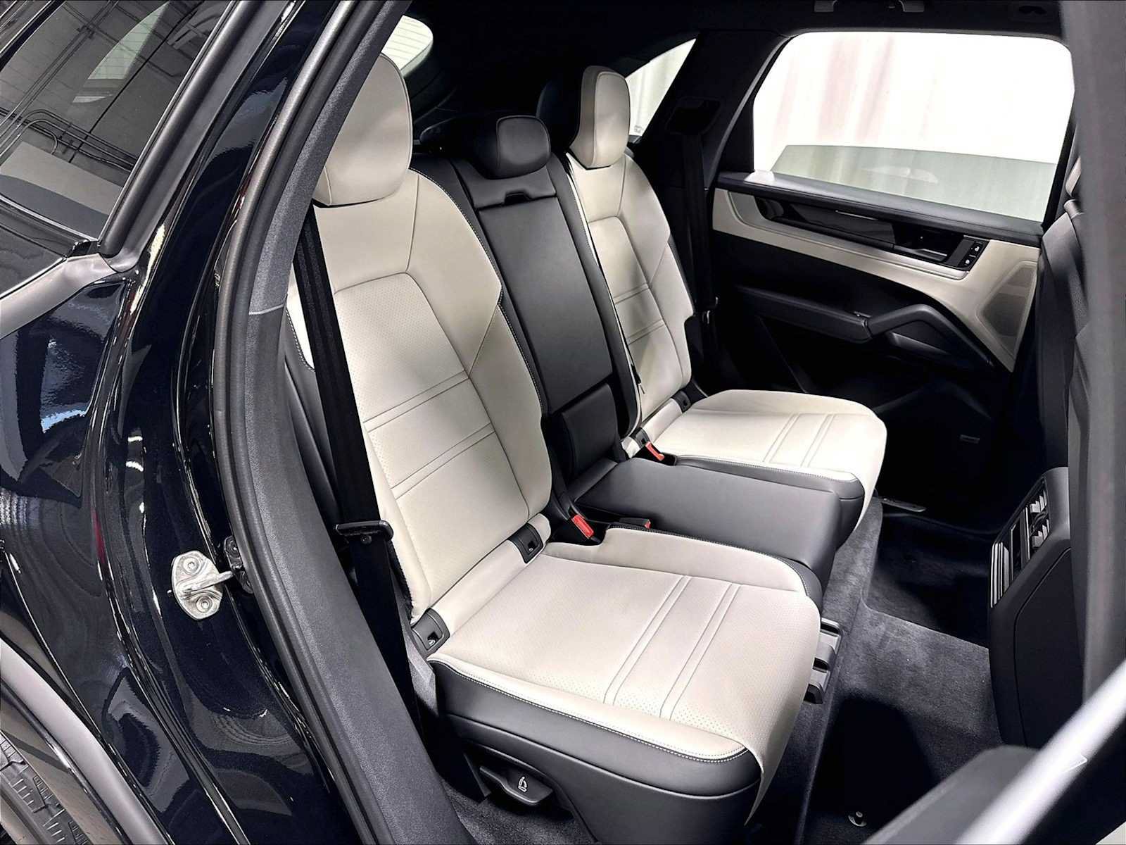 New 2026 Porsche Cayenne S AWD/4WD image 30