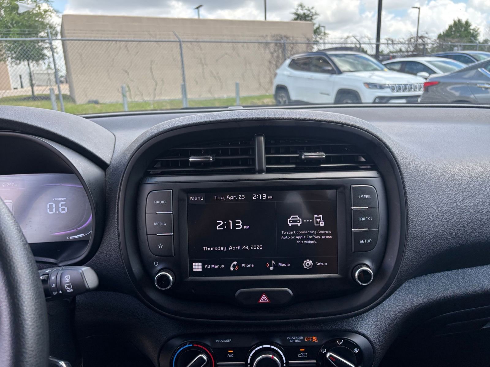 Used 2025 Kia Soul LX w/ LX Technology Package FWD image 20