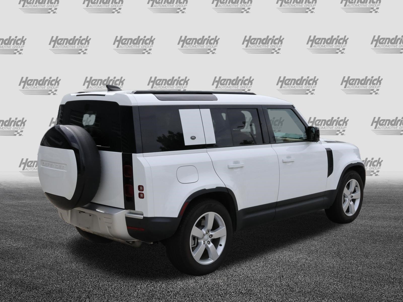 Used 2024 Land Rover Defender 110 S AWD/4WD image 9