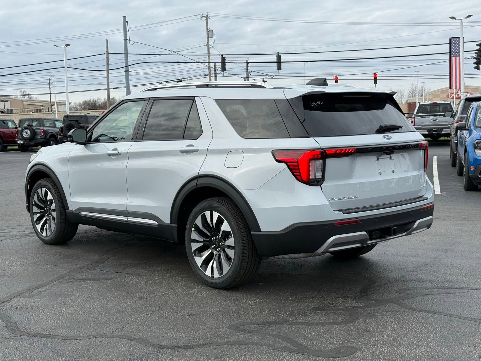 New 2026 Ford Explorer Platinum image 3