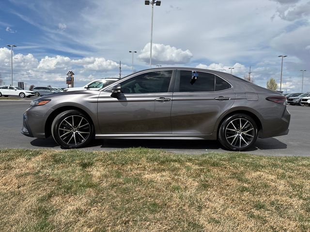 Used 2024 Toyota Camry SE image 6