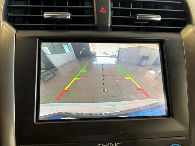 Used 2019 Ford Fusion SE FWD image 14