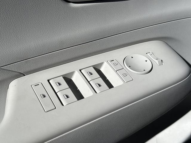 Used 2024 Hyundai Kona SEL image 38