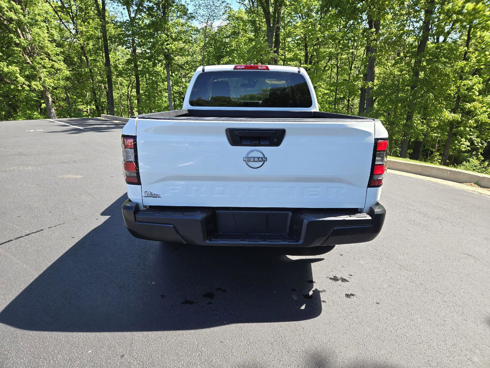 Used 2024 Nissan Frontier S RWD image 8