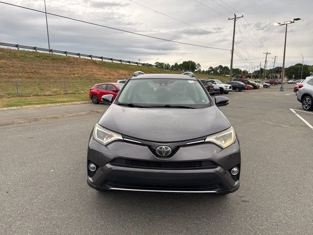 Used 2017 Toyota RAV4 XLE FWD image 2