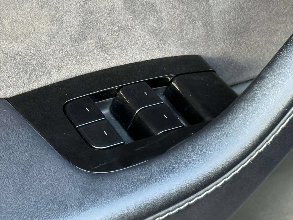 Used 2020 Tesla Model Y Long Range AWD/4WD image 10