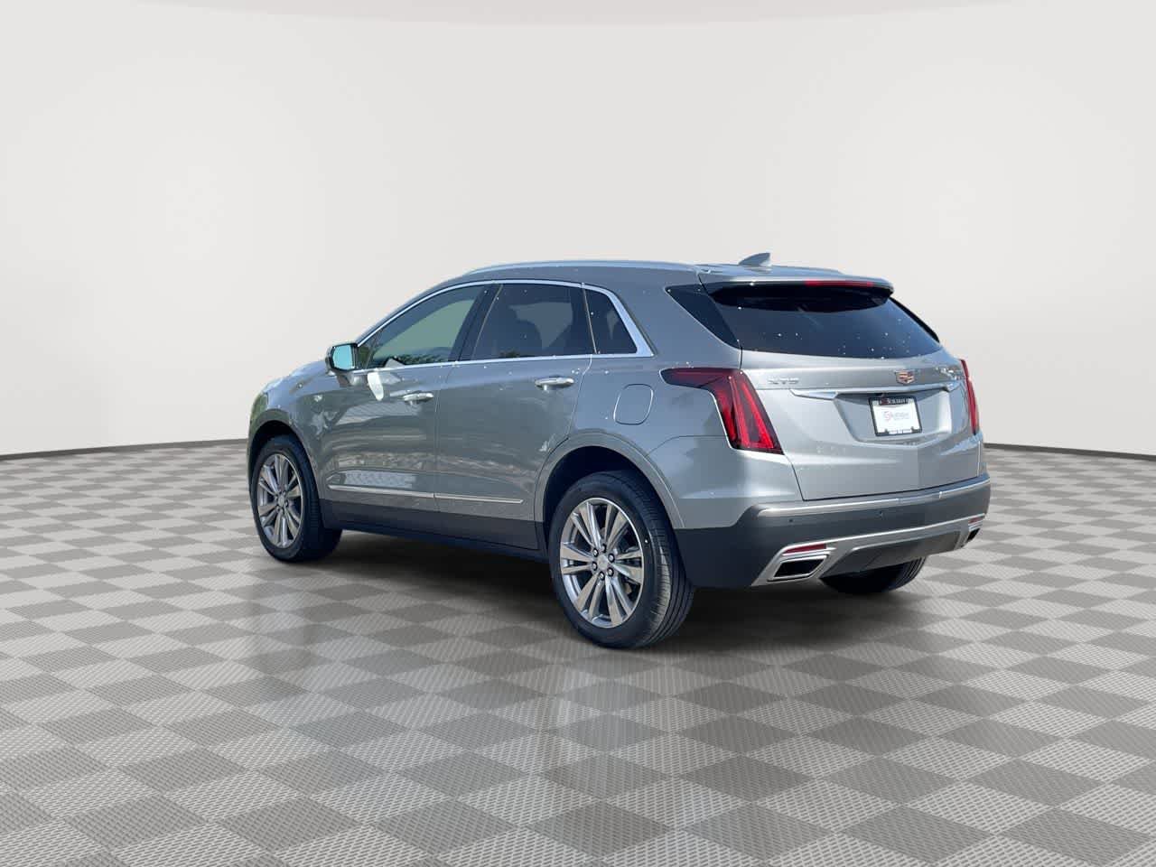 Used 2024 Cadillac XT5 Premium Luxury w/ LPO, Floor Liner Package FWD image 6