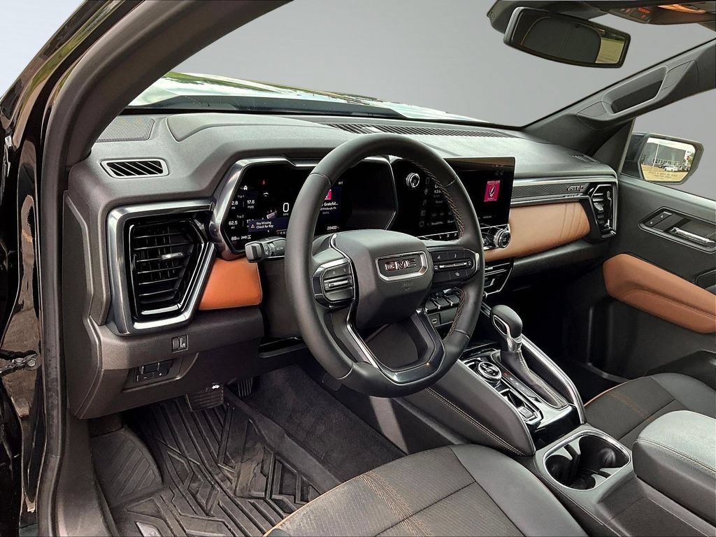 Used 2024 GMC Canyon AT4 w/ Technology Package AWD/4WD image 20