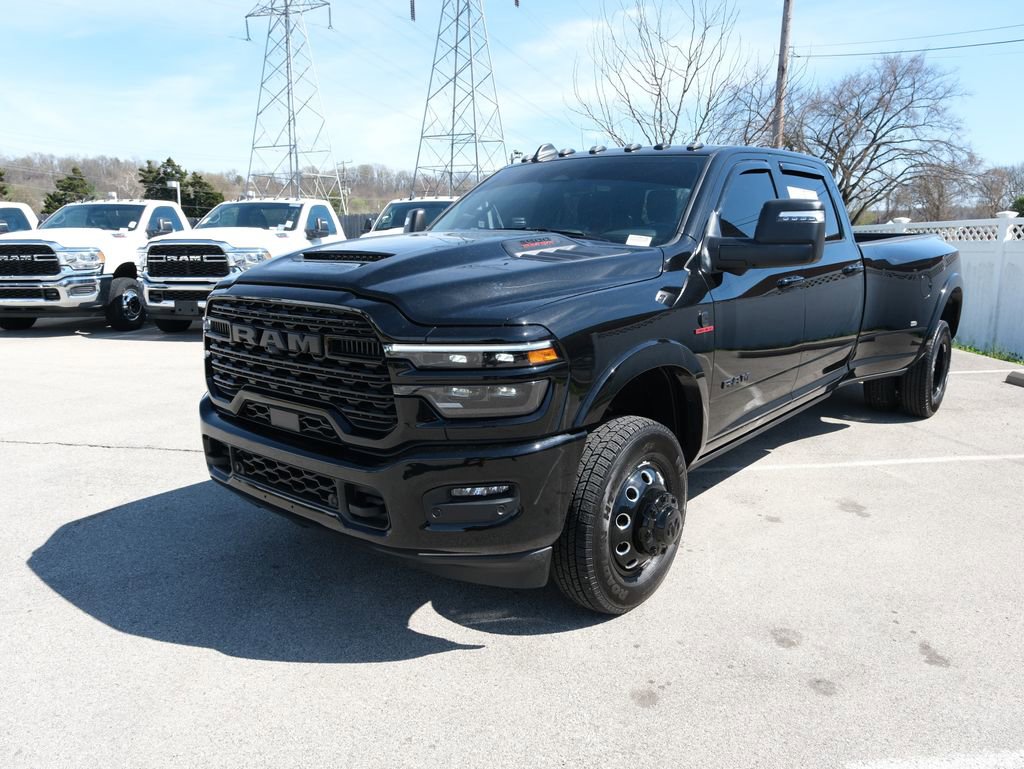 Used 2025 RAM 3500 Limited image 11