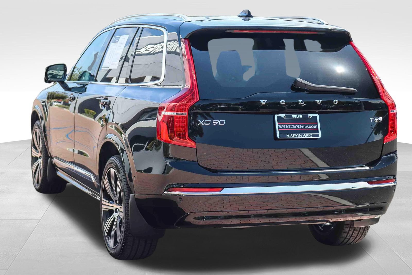 Used 2025 Volvo XC90 T8 Plus w/ Protection Package Premier AWD/4WD image 5