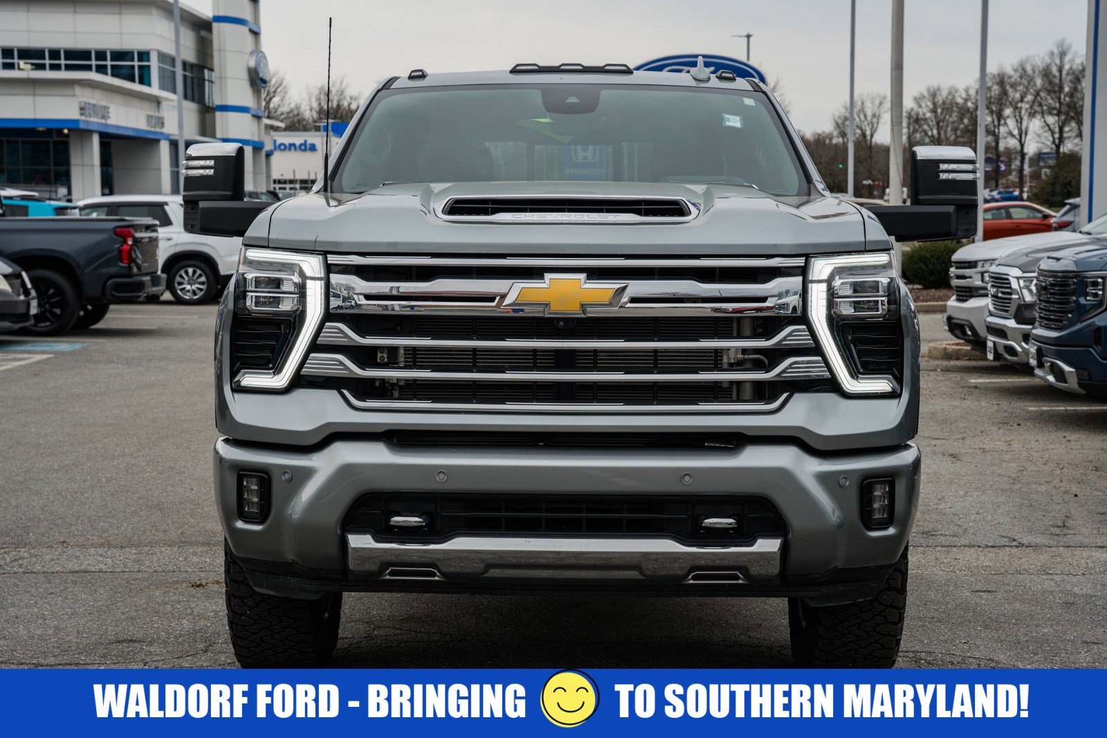 Used 2024 Chevrolet Silverado 3500 High Country w/ High Country Premium Package image 2