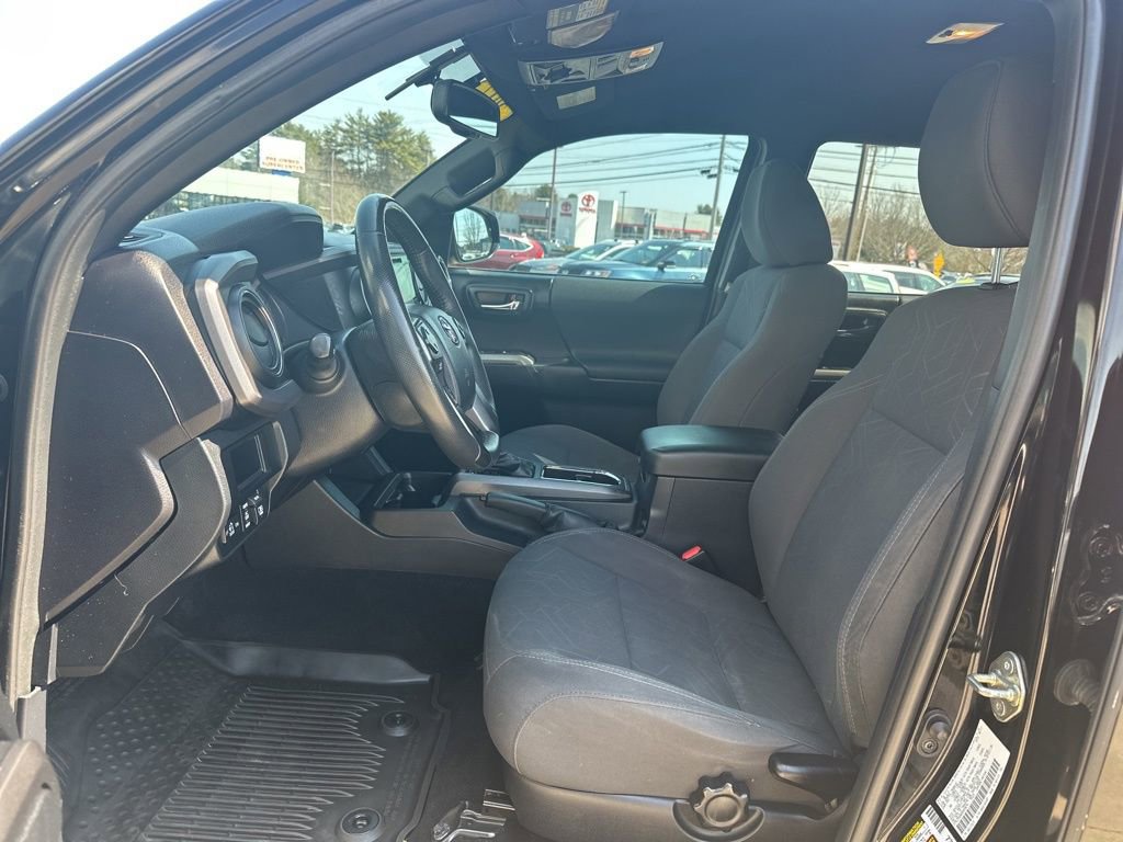Used 2017 Toyota Tacoma TRD Off-Road w/ Tow Package (A/T) image 15