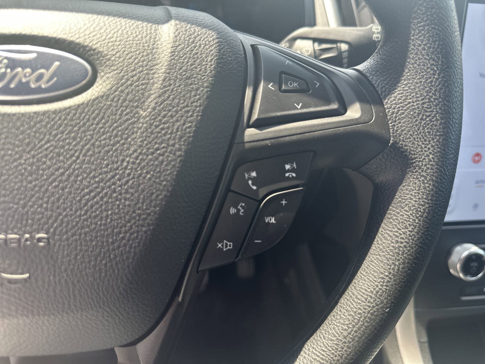 Used 2022 Ford Edge SE image 13