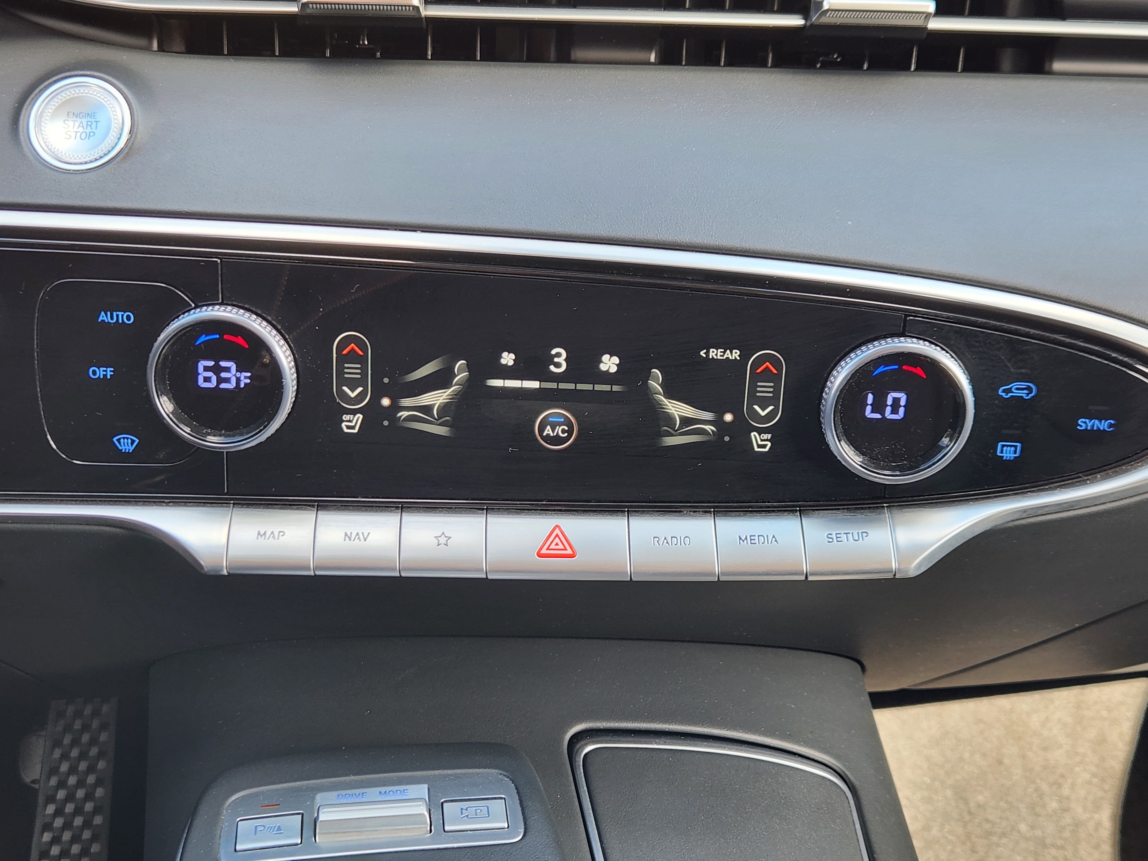 Used 2025 Genesis GV70 2.5T AWD/4WD image 21