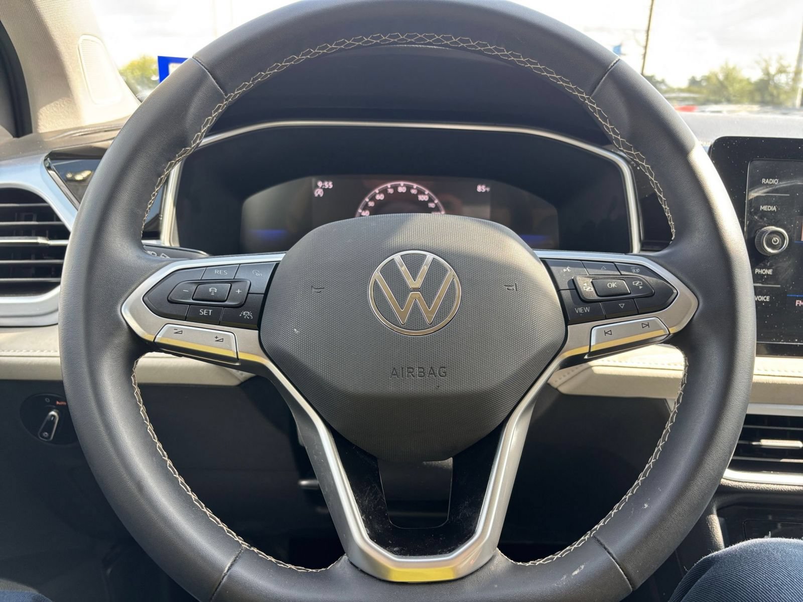 Used 2026 Volkswagen Taos SE FWD image 24