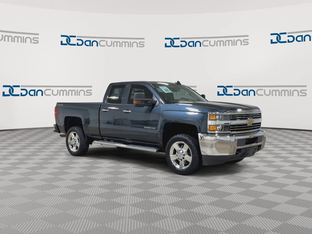 Used 2017 Chevrolet Silverado 2500 W/T AWD/4WD image 2